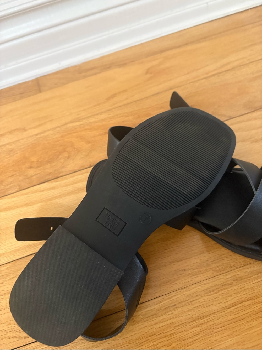 Time and Tru Black Crisscross Strap Sandals with Gold Buckle Accent - Picture 5 of 5